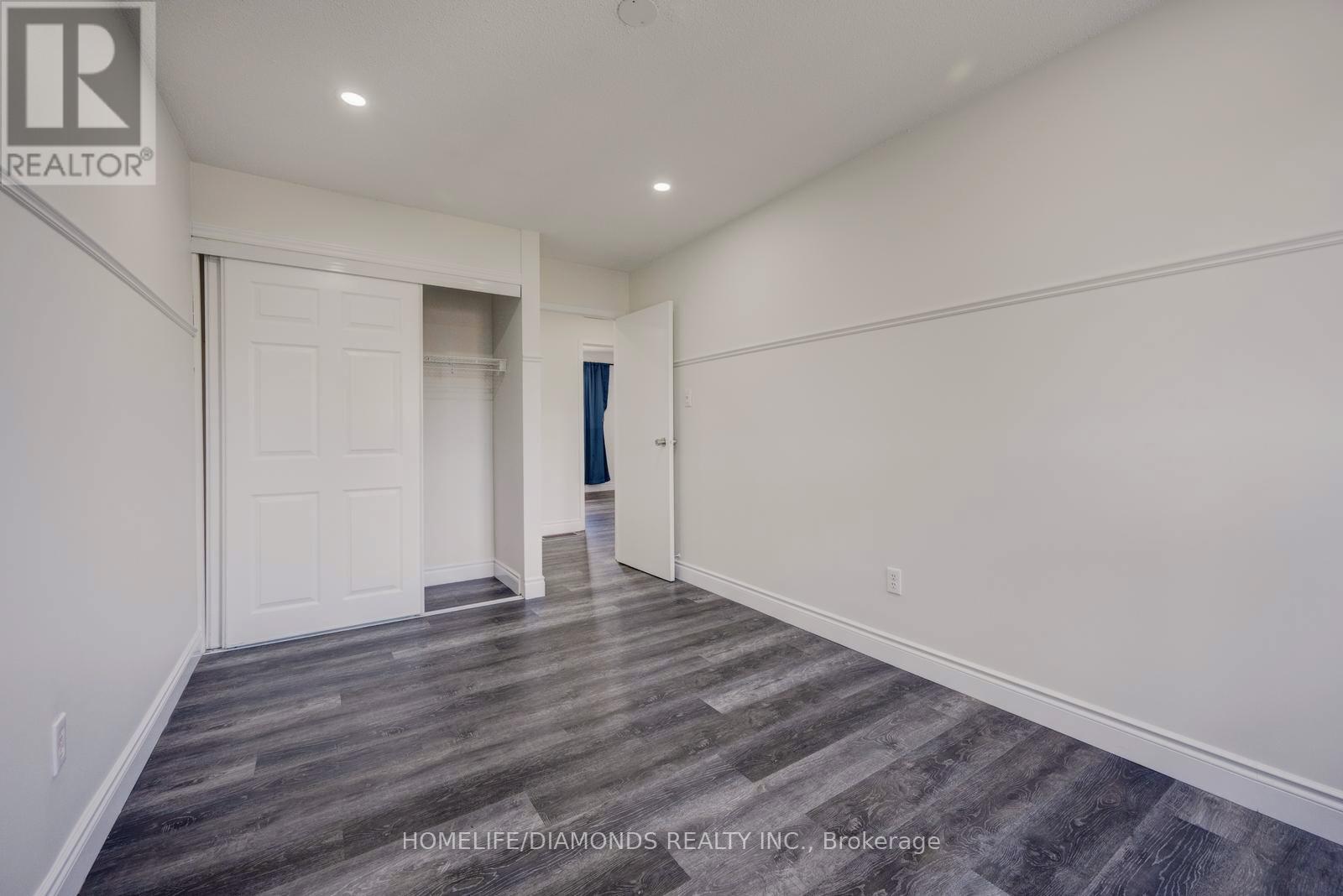 Photo 25 of 370 Hansen Road N, Brampton ON