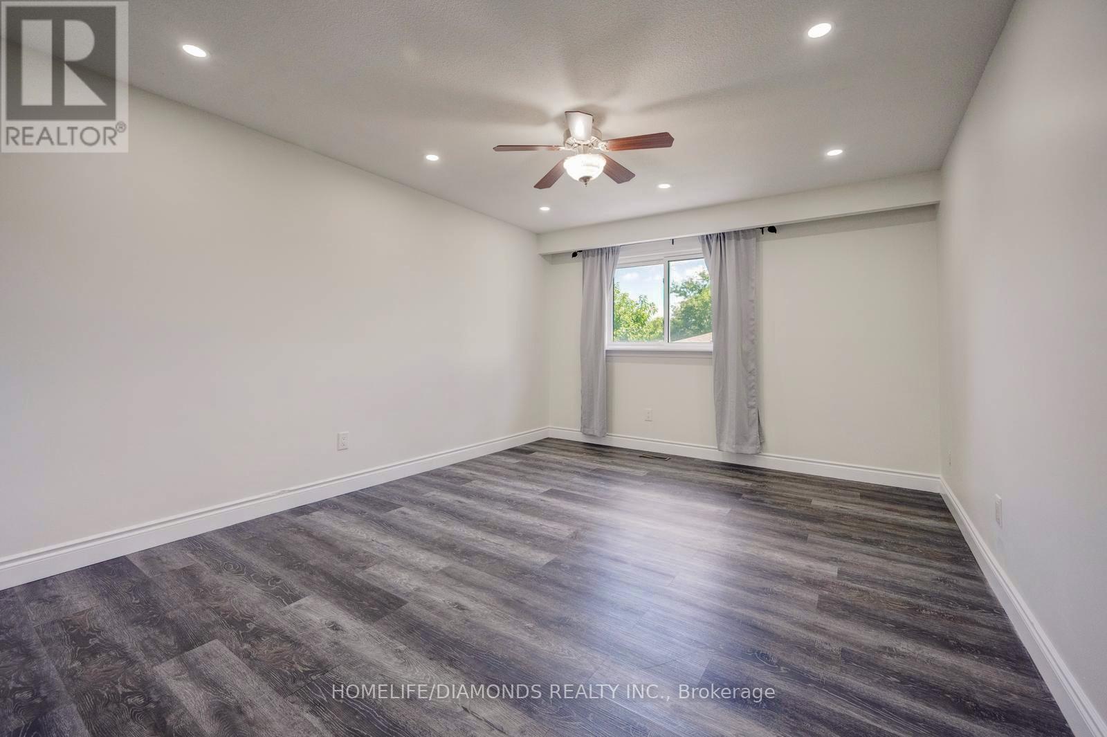 Photo 17 of 370 Hansen Road N, Brampton ON