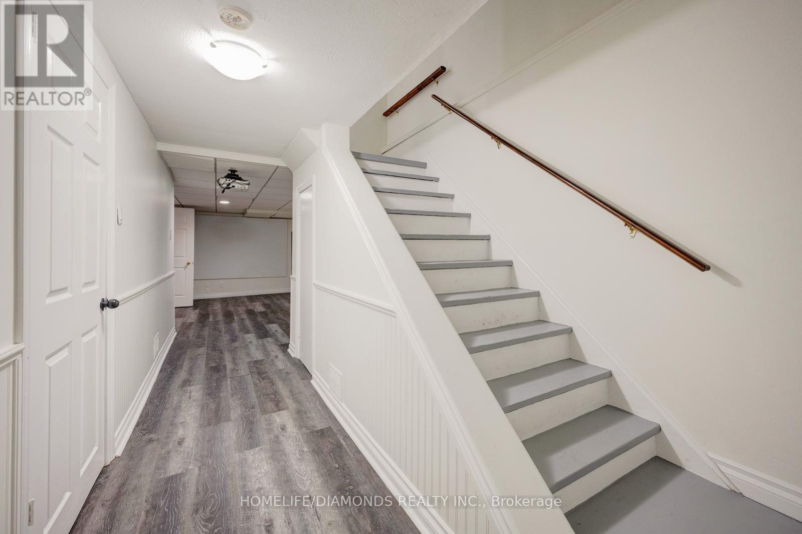 Photo 6 of 370 Hansen Road N, Brampton ON