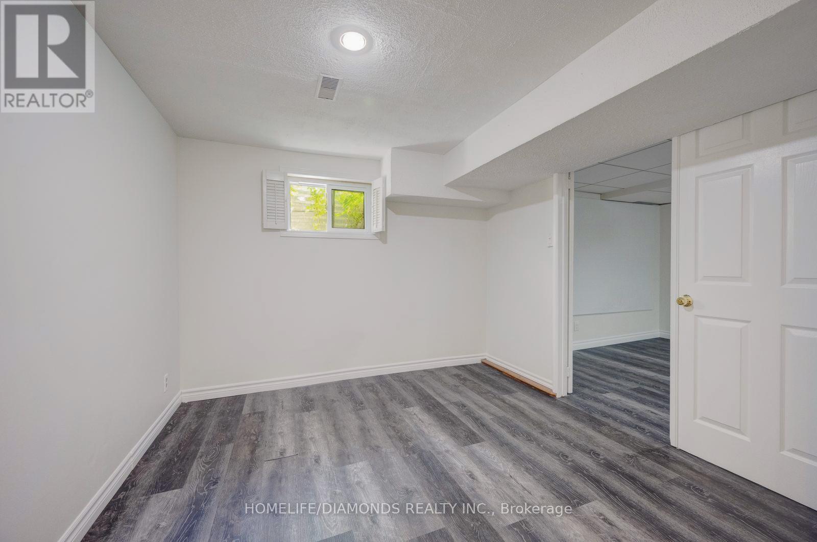 Photo 28 of 370 Hansen Road N, Brampton ON