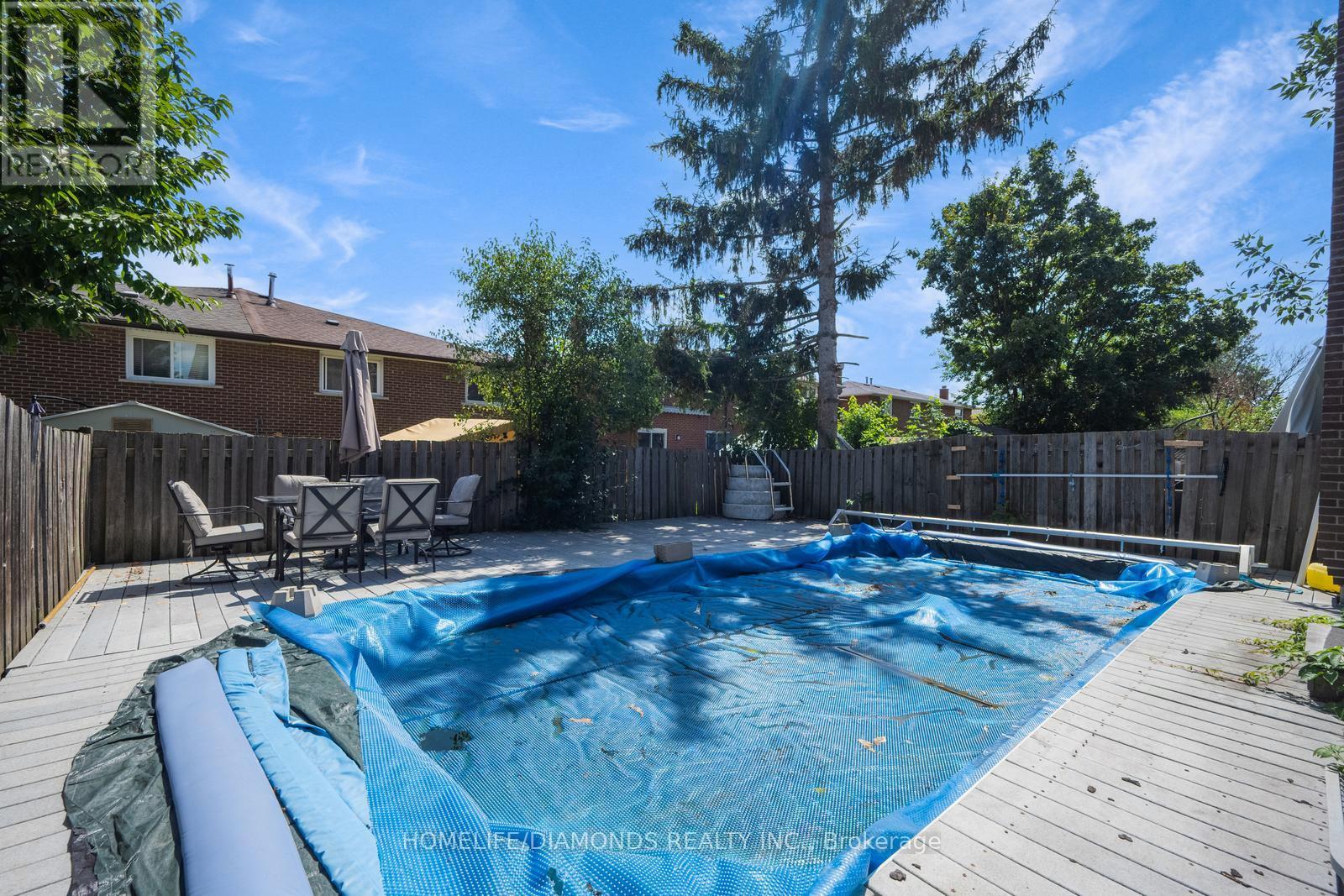 Photo 20 of 370 Hansen Road N, Brampton ON