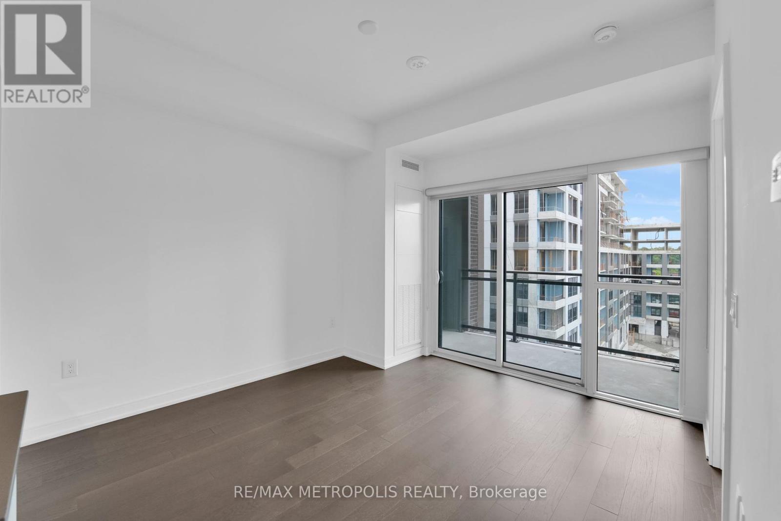 Photo 8 of 602 25 Neighbourhood Lane, Toronto ON