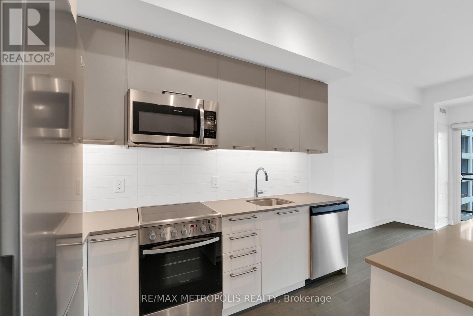 Photo 9 of 602 25 Neighbourhood Lane, Toronto ON