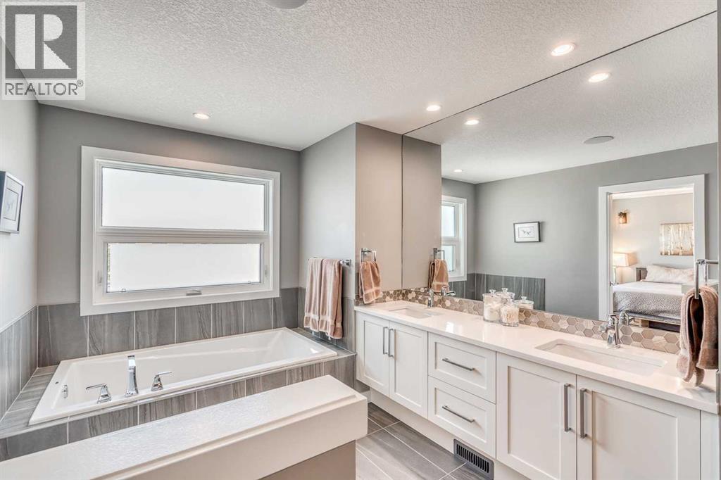 Single Family House for Sale in   Street NW Parkdale Calgary 