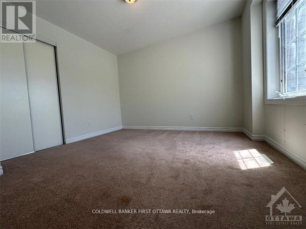 Photo 3 of 1625 Haydon Circle, Ottawa ON