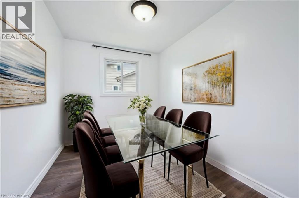 Photo 2 of 21 Forest Glen Court Unit Upper, Kitchener ON
