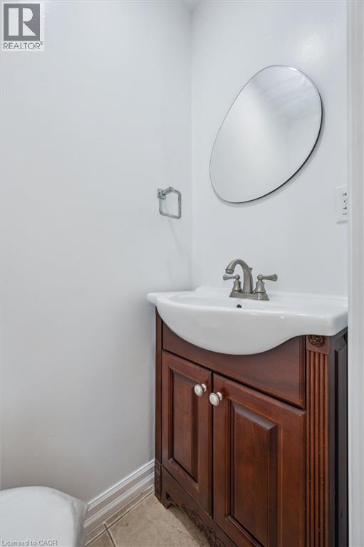 Photo 8 of 21 Forest Glen Court Unit Upper, Kitchener ON
