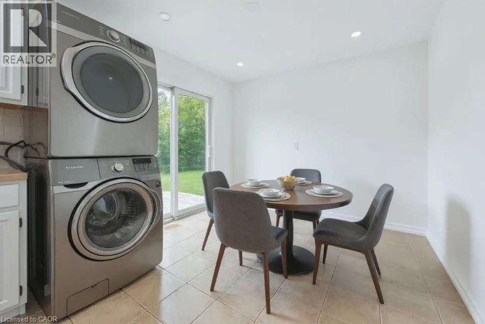 Photo 3 of 21 Forest Glen Court Unit Upper, Kitchener ON