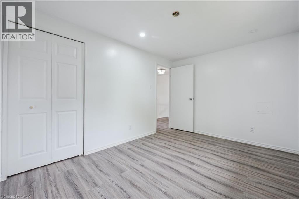 Photo 17 of 21 Forest Glen Court Unit Upper, Kitchener ON