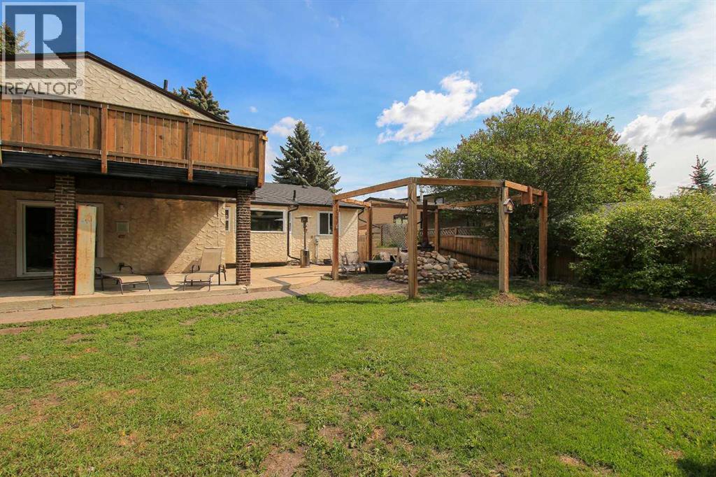 Photo 14 of 39 Allan Street, Red Deer AB