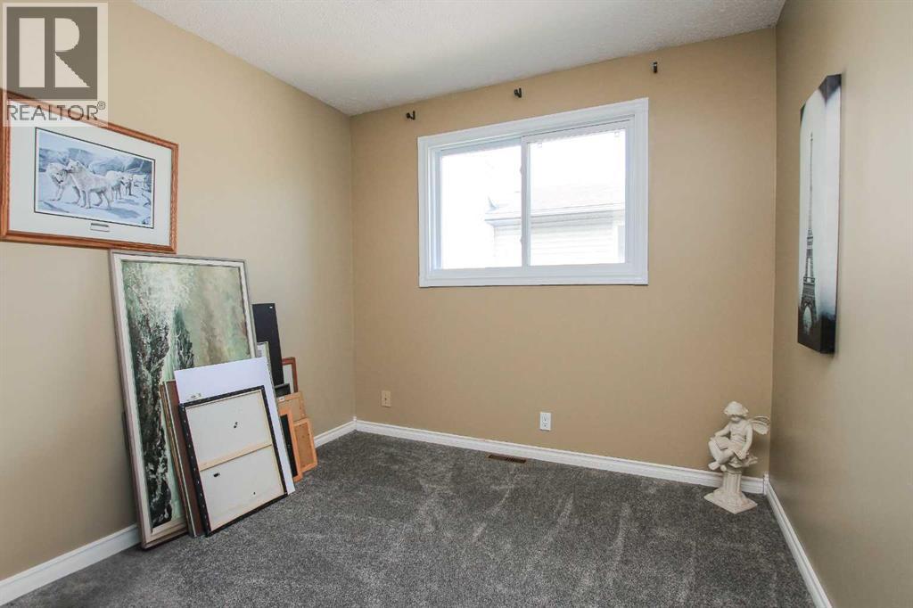 Photo 8 of 39 Allan Street, Red Deer AB