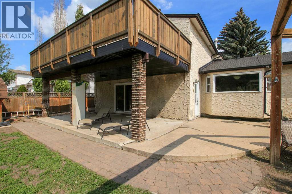 Photo 7 of 39 Allan Street, Red Deer AB