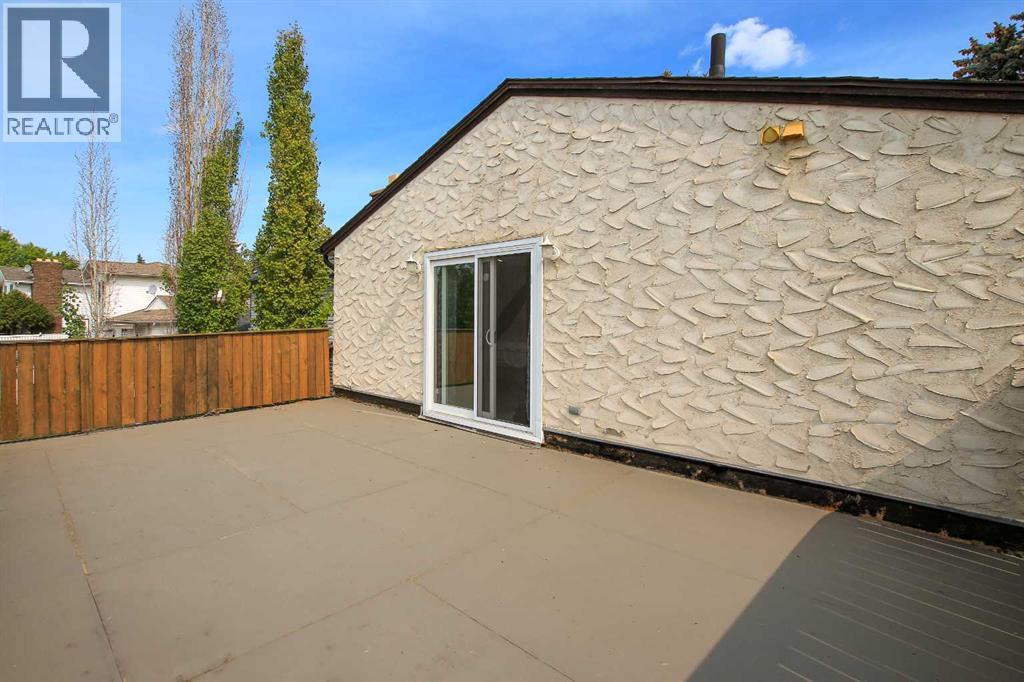 Photo 3 of 39 Allan Street, Red Deer AB