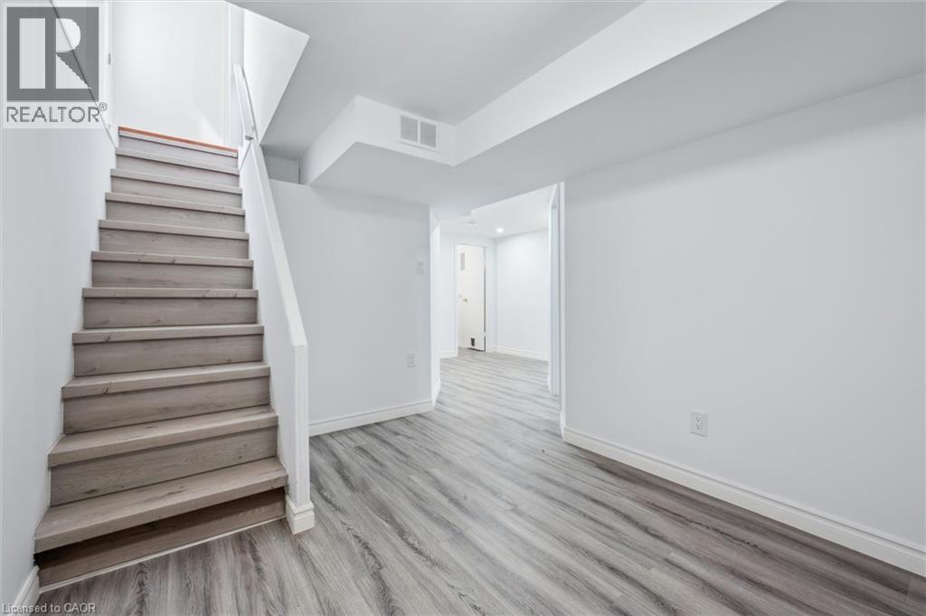 Photo 9 of 21 Forest Glen Court Unit Lower, Kitchener ON