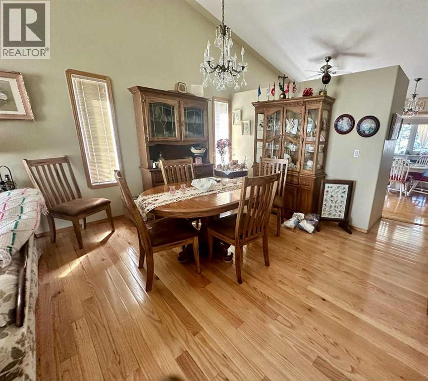 Photo 14 of 22 Ansett Crescent, Red Deer AB