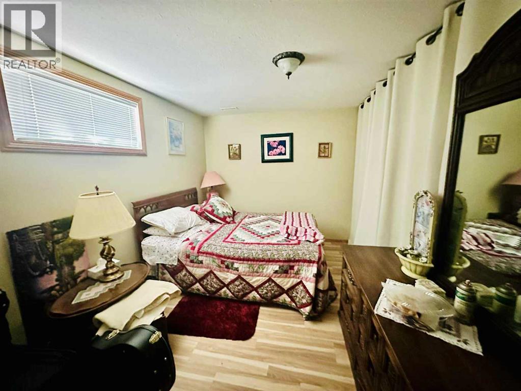 Photo 19 of 22 Ansett Crescent, Red Deer AB