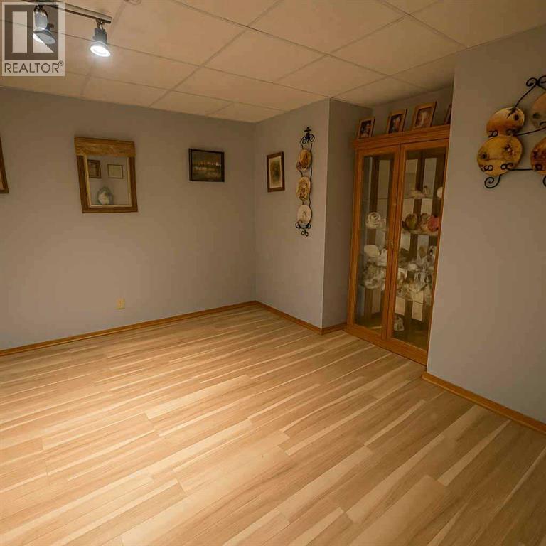 Photo 3 of 22 Ansett Crescent, Red Deer AB