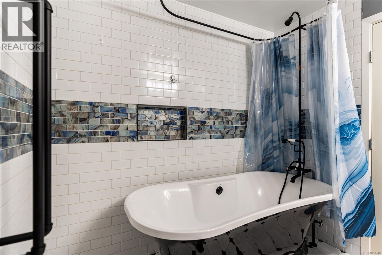 Photo 5 of 409 829 Goldstream Ave, Langford BC