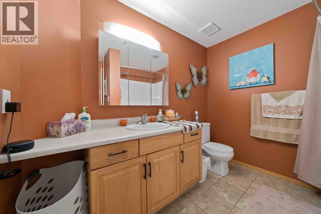 Single Family House for Sale in   Southview Drive SE Connaught Medicine Hat 