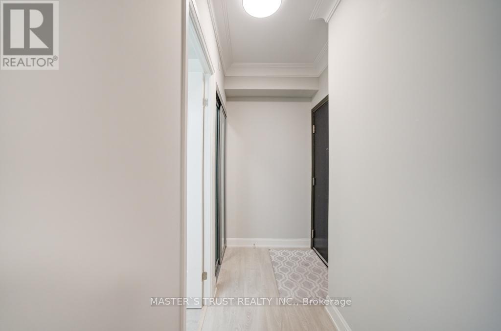 Photo 23 of 209 18 Water Walk Drive, Markham ON