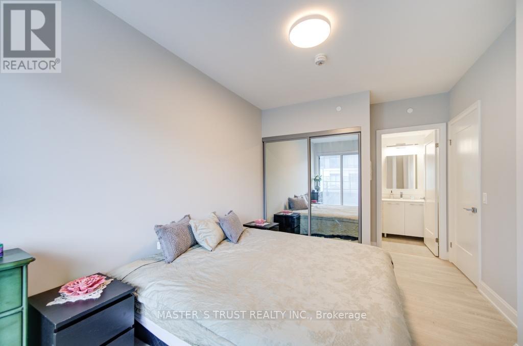 Photo 4 of 209 18 Water Walk Drive, Markham ON