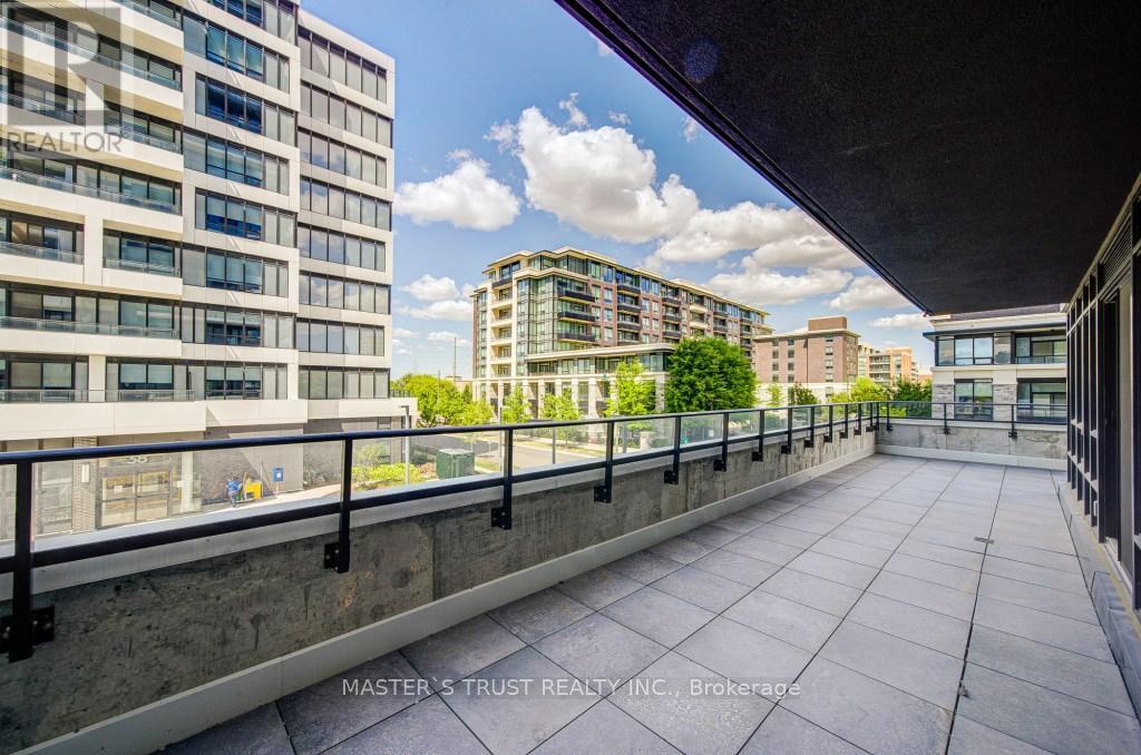Photo 37 of 209 18 Water Walk Drive, Markham ON