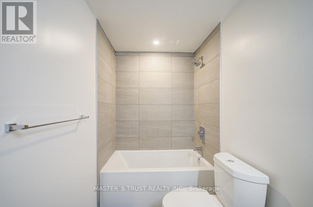 Photo 38 of 209 18 Water Walk Drive, Markham ON