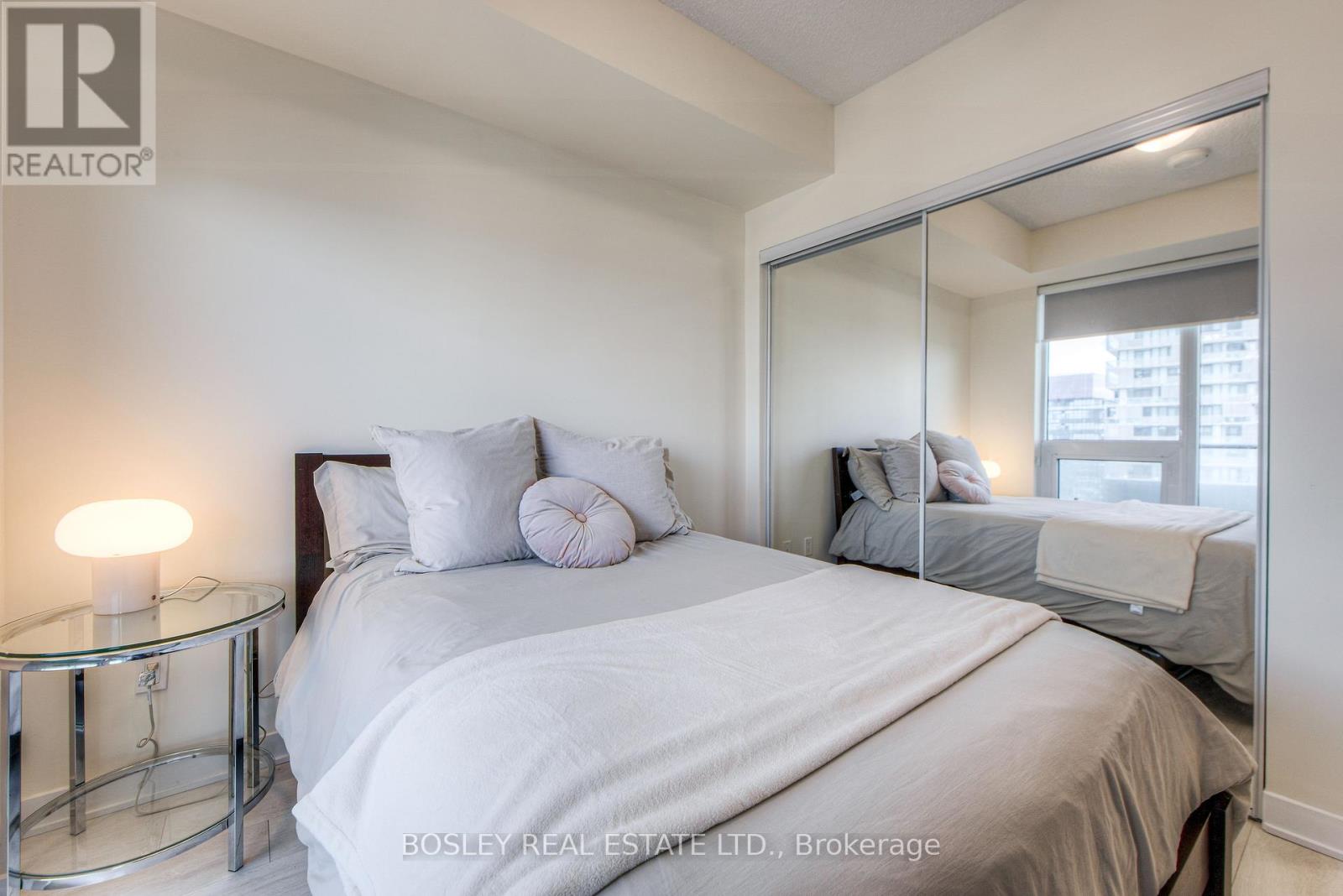 Photo 10 of 3110 2221 Yonge Street, Toronto ON