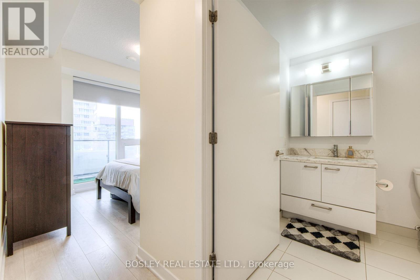 Photo 13 of 3110 2221 Yonge Street, Toronto ON