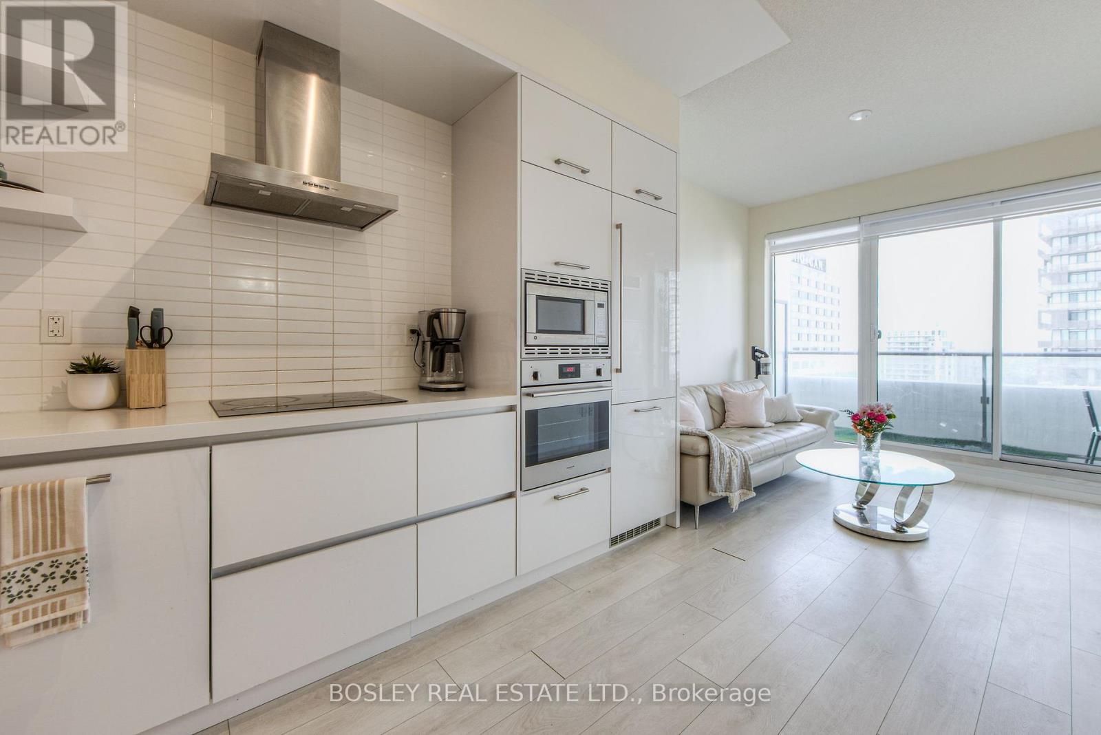 Photo 2 of 3110 2221 Yonge Street, Toronto ON