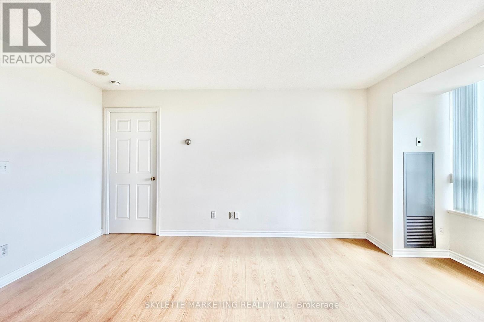 Photo 10 of 1109 5039 Finch Avenue E, Toronto ON