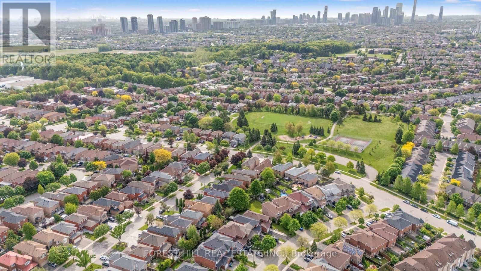 Photo 3 of 5817 Tiz Road, Mississauga ON