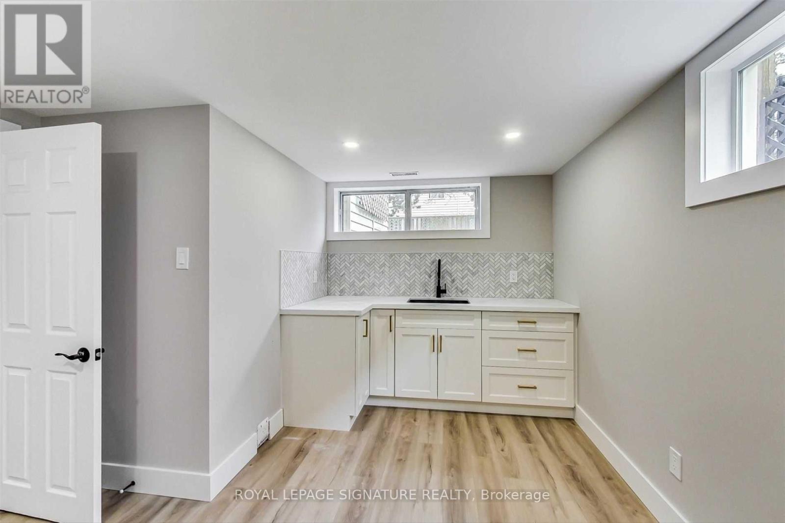 Photo 5 of Bst 95 Cardinal Drive, Hamilton ON