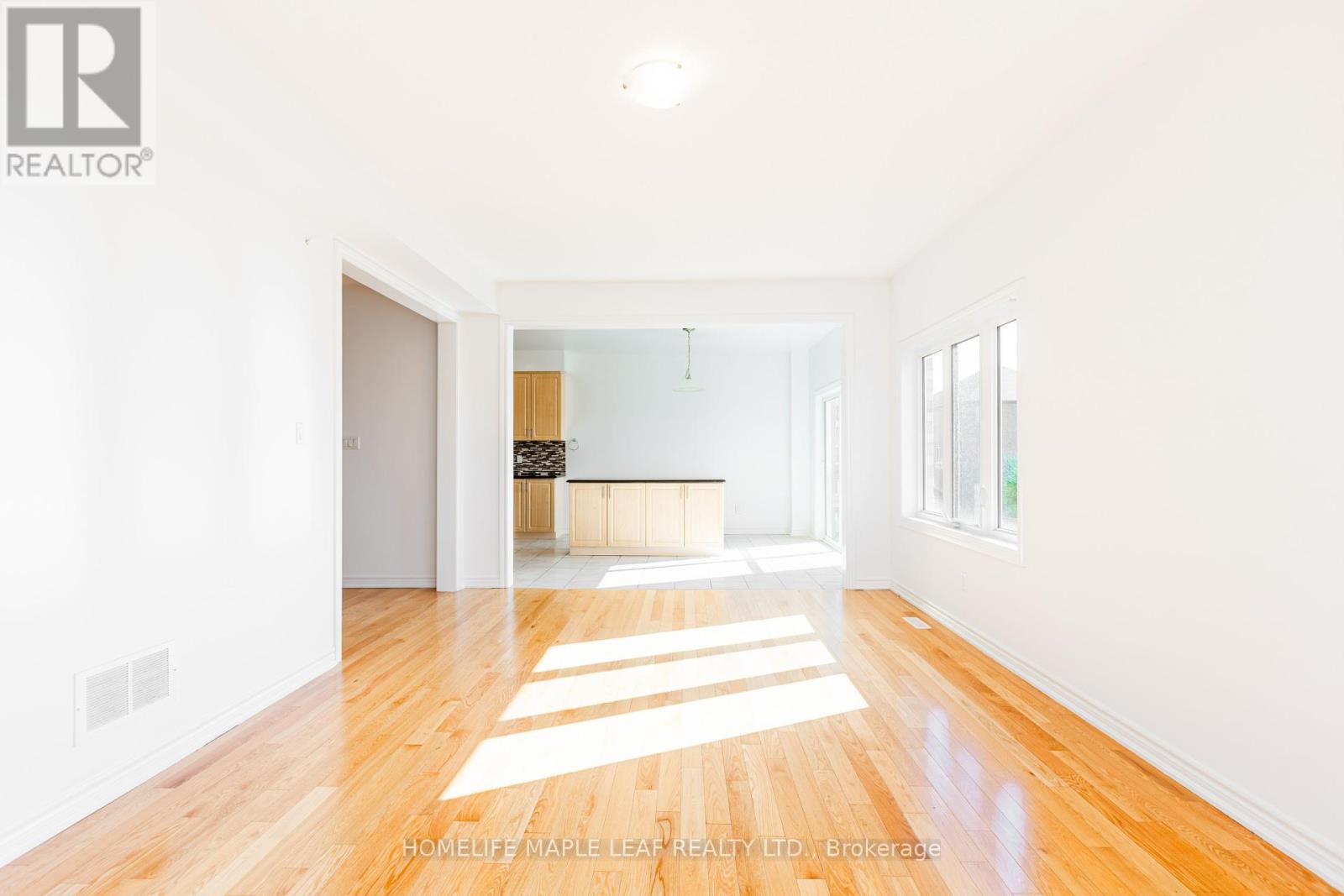 Photo 10 of 304 Hagan Street E, Southgate ON