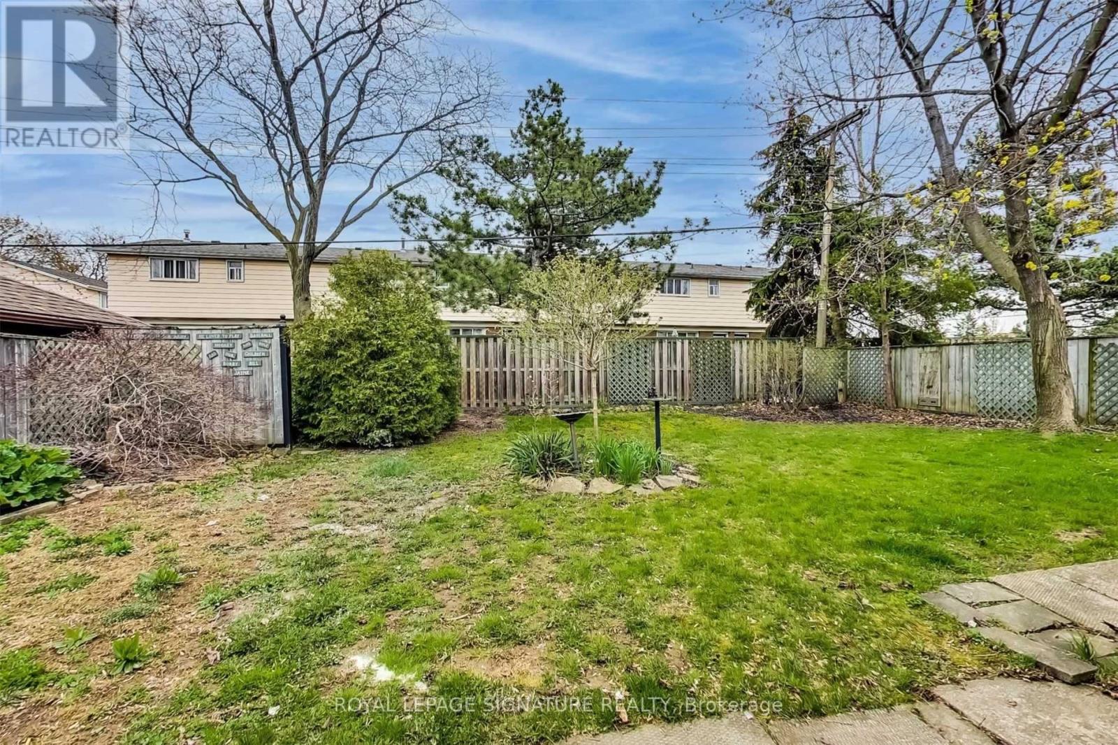 Photo 14 of Bst 95 Cardinal Drive, Hamilton ON