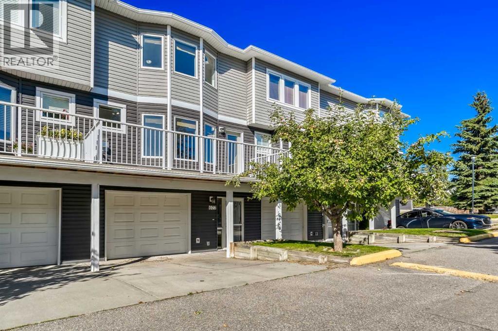 Single Family House for Sale in  Regal Park NE Renfrew Calgary 