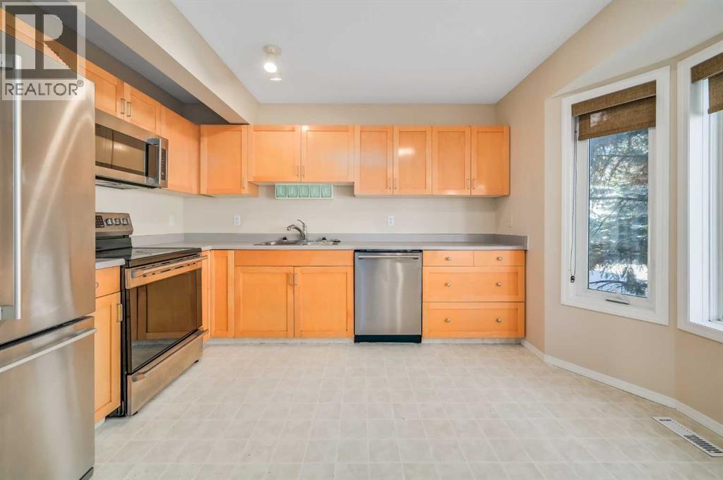 Single Family House for Sale in  Regal Park NE Renfrew Calgary 