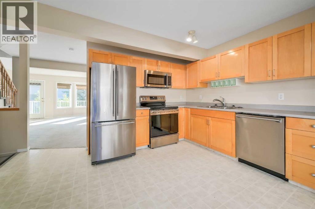 Single Family House for Sale in  Regal Park NE Renfrew Calgary 