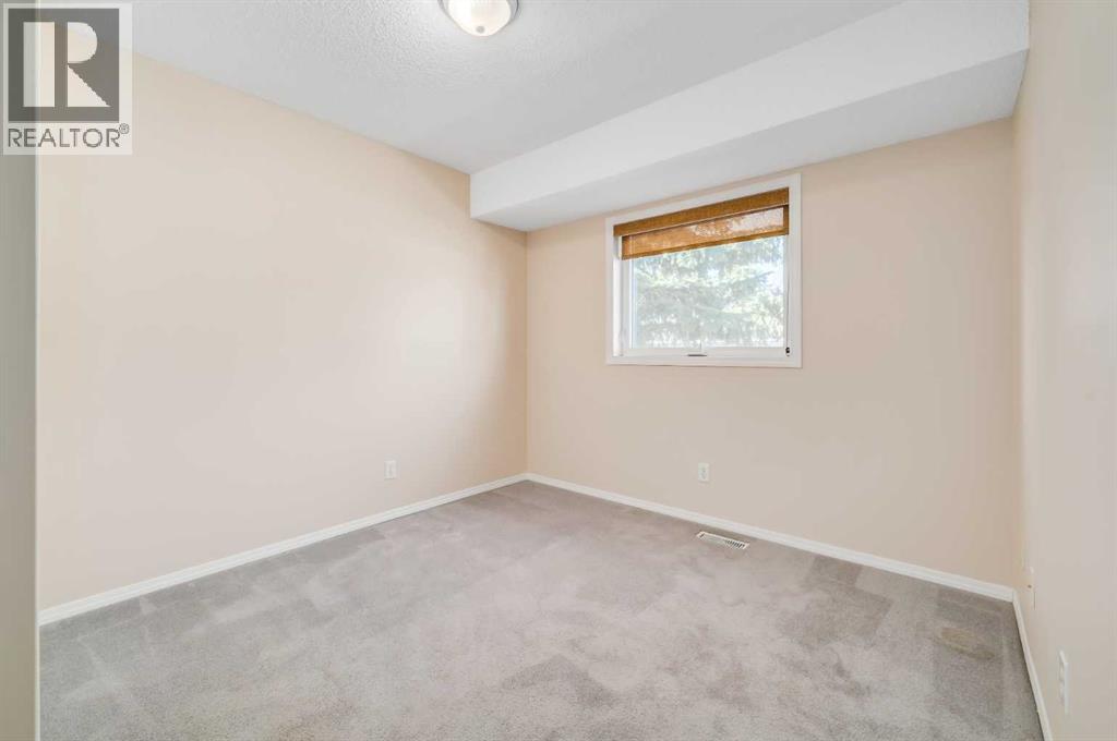 Single Family House for Sale in  Regal Park NE Renfrew Calgary 