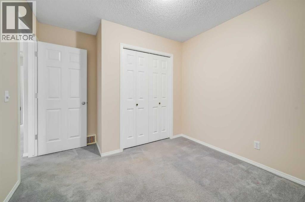 Single Family House for Sale in  Regal Park NE Renfrew Calgary 