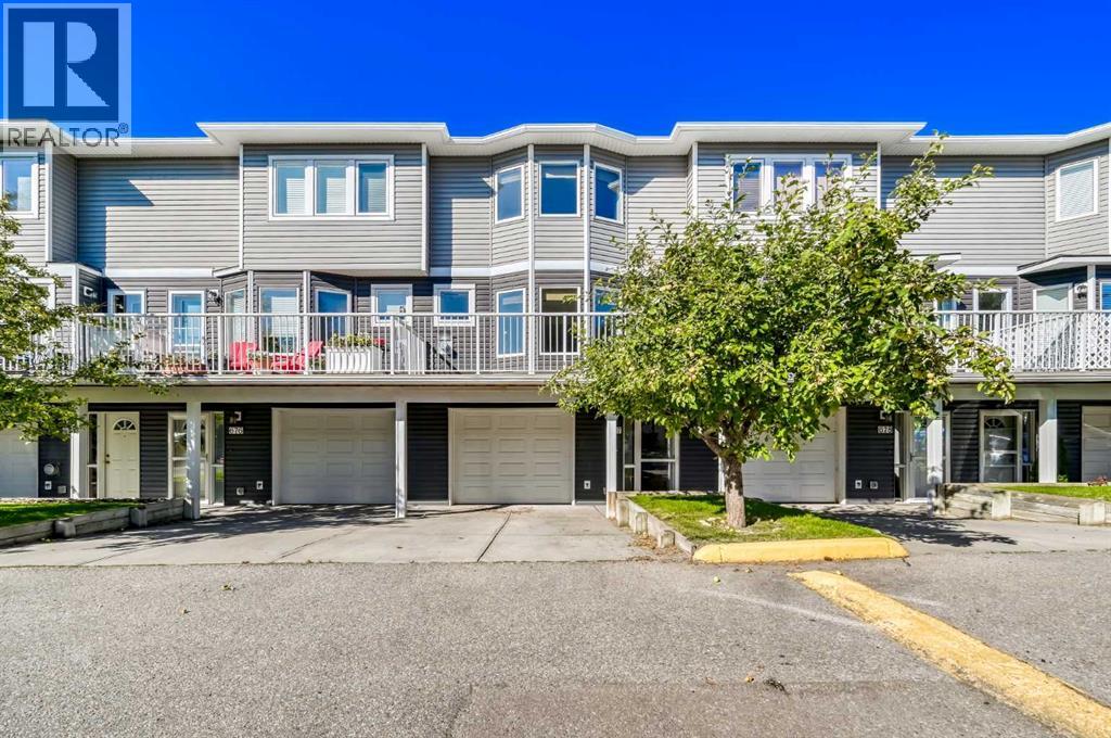 Single Family House for Sale in  Regal Park NE Renfrew Calgary 