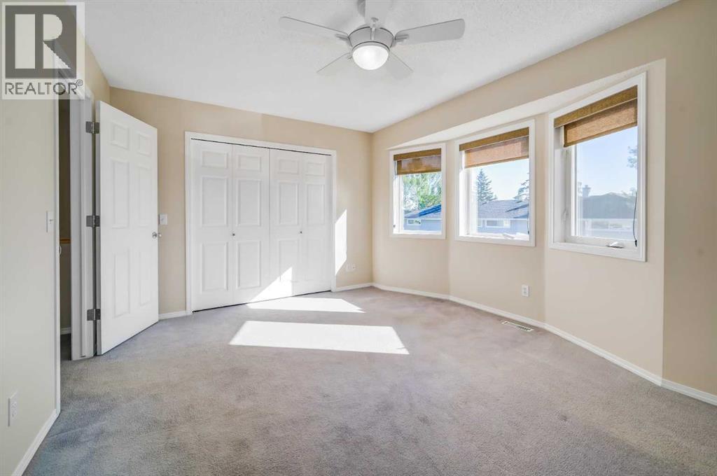 Single Family House for Sale in  Regal Park NE Renfrew Calgary 