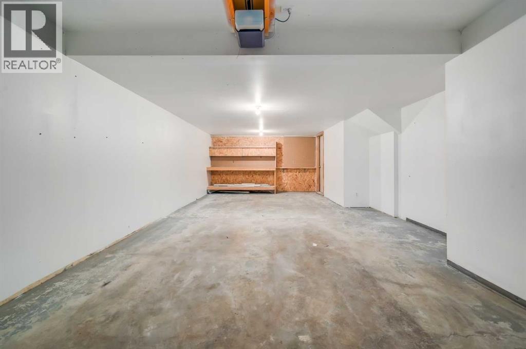 Single Family House for Sale in  Regal Park NE Renfrew Calgary 