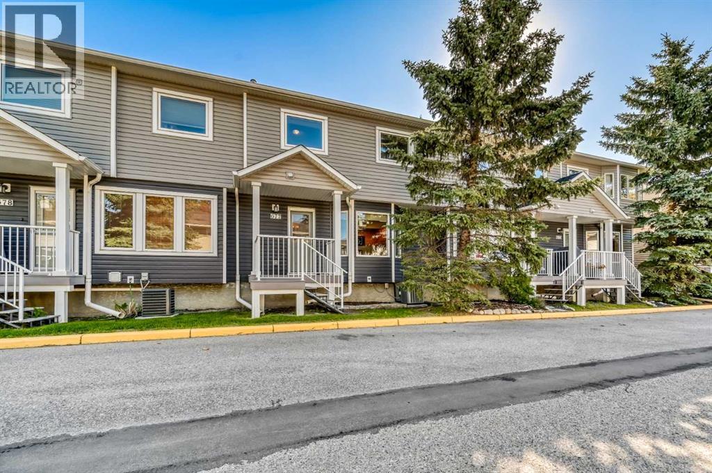 Single Family House for Sale in  Regal Park NE Renfrew Calgary 