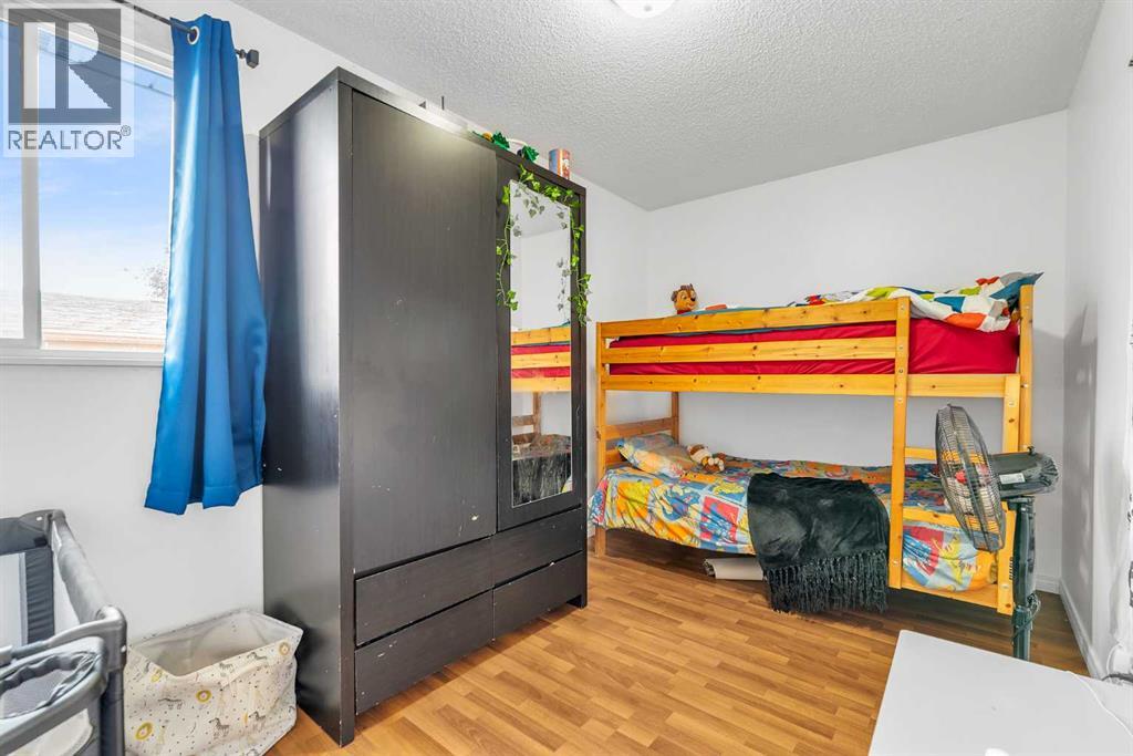 Single Family House Bi-level for Sale in   Huntley Close NE Huntington Hills Calgary 