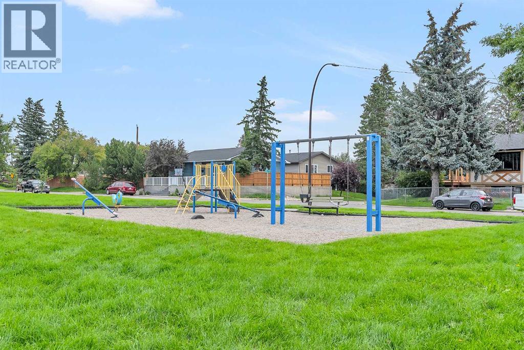 Single Family House Bi-level for Sale in   Huntley Close NE Huntington Hills Calgary 