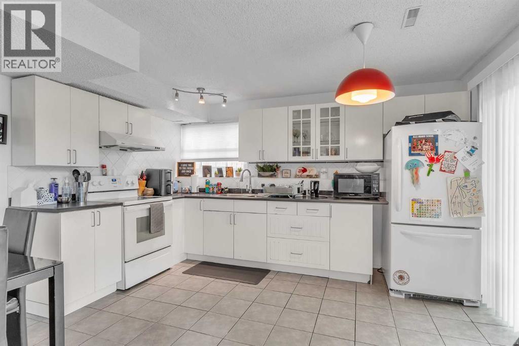 Single Family House Bi-level for Sale in   Huntley Close NE Huntington Hills Calgary 