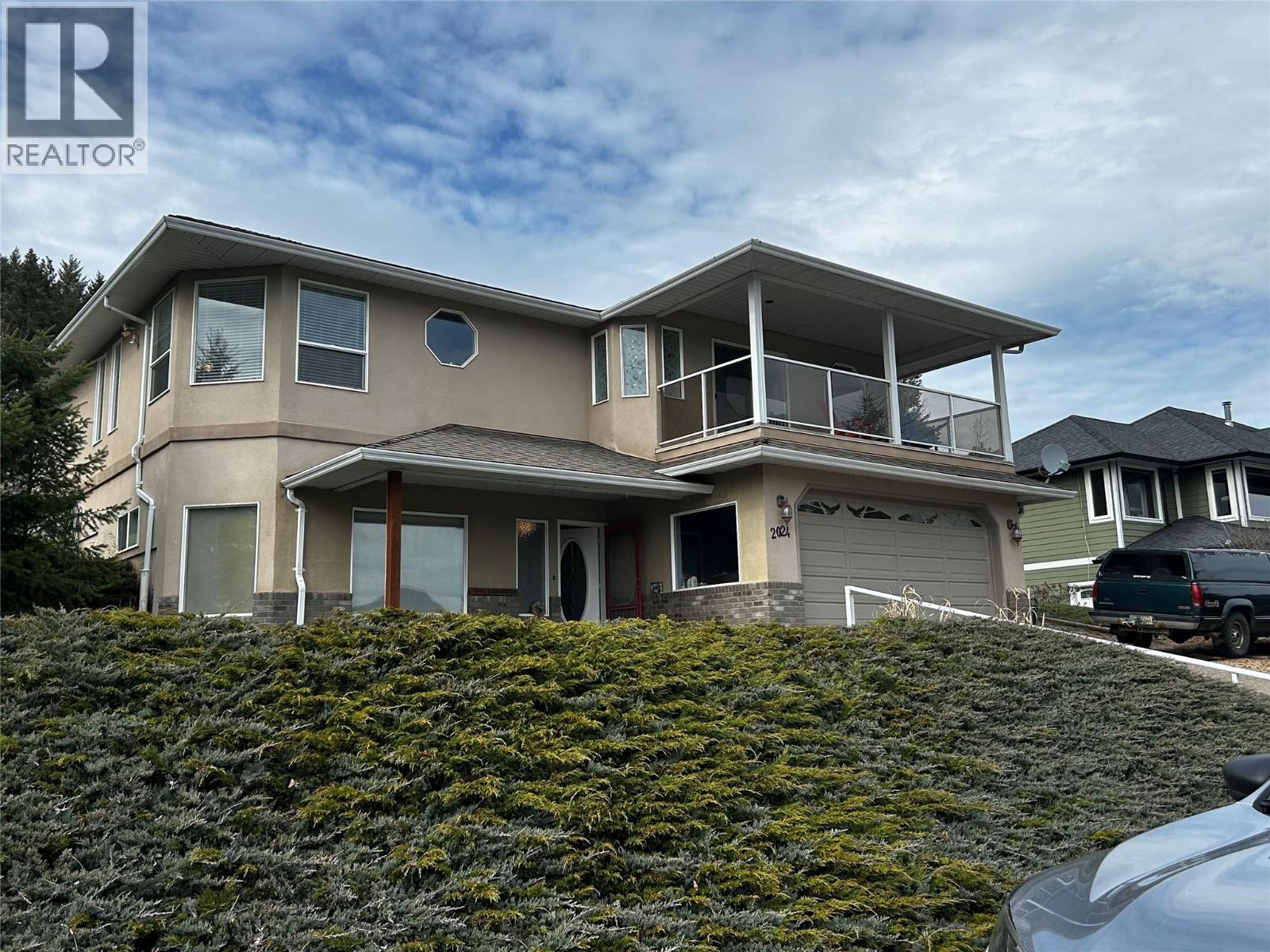 2024 Mountain View Avenue, Lumby