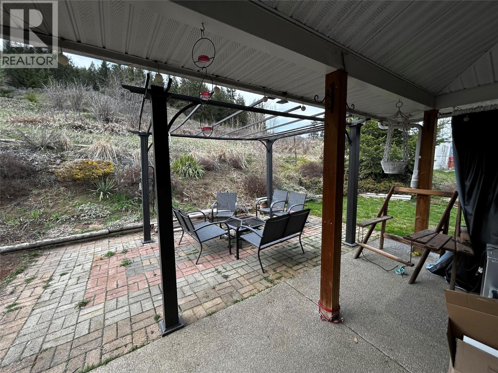 2024 Mountain View Avenue, Lumby