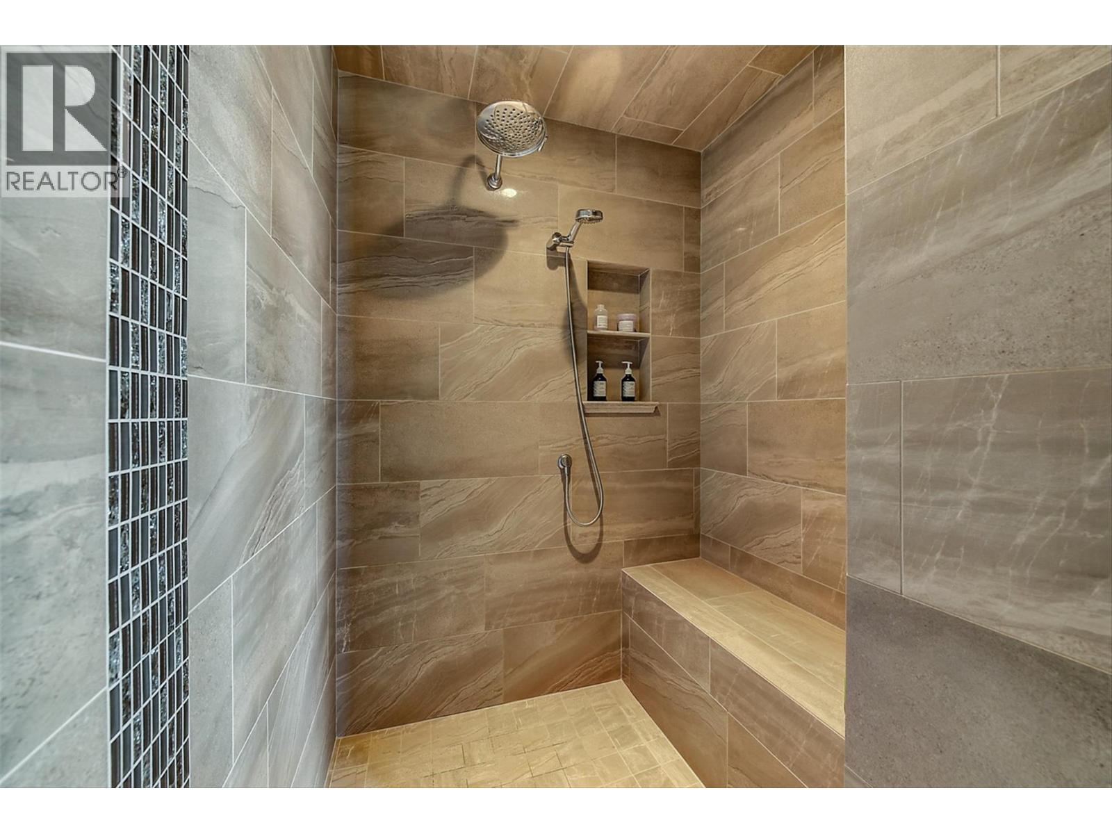  440 Lakepointe Drive, Kelowna